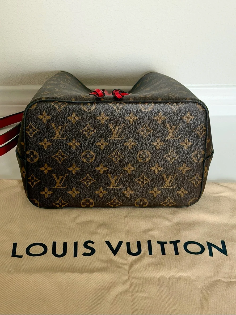 Louis Vuitton Monogram Neonoe MM Coquelicot - RED